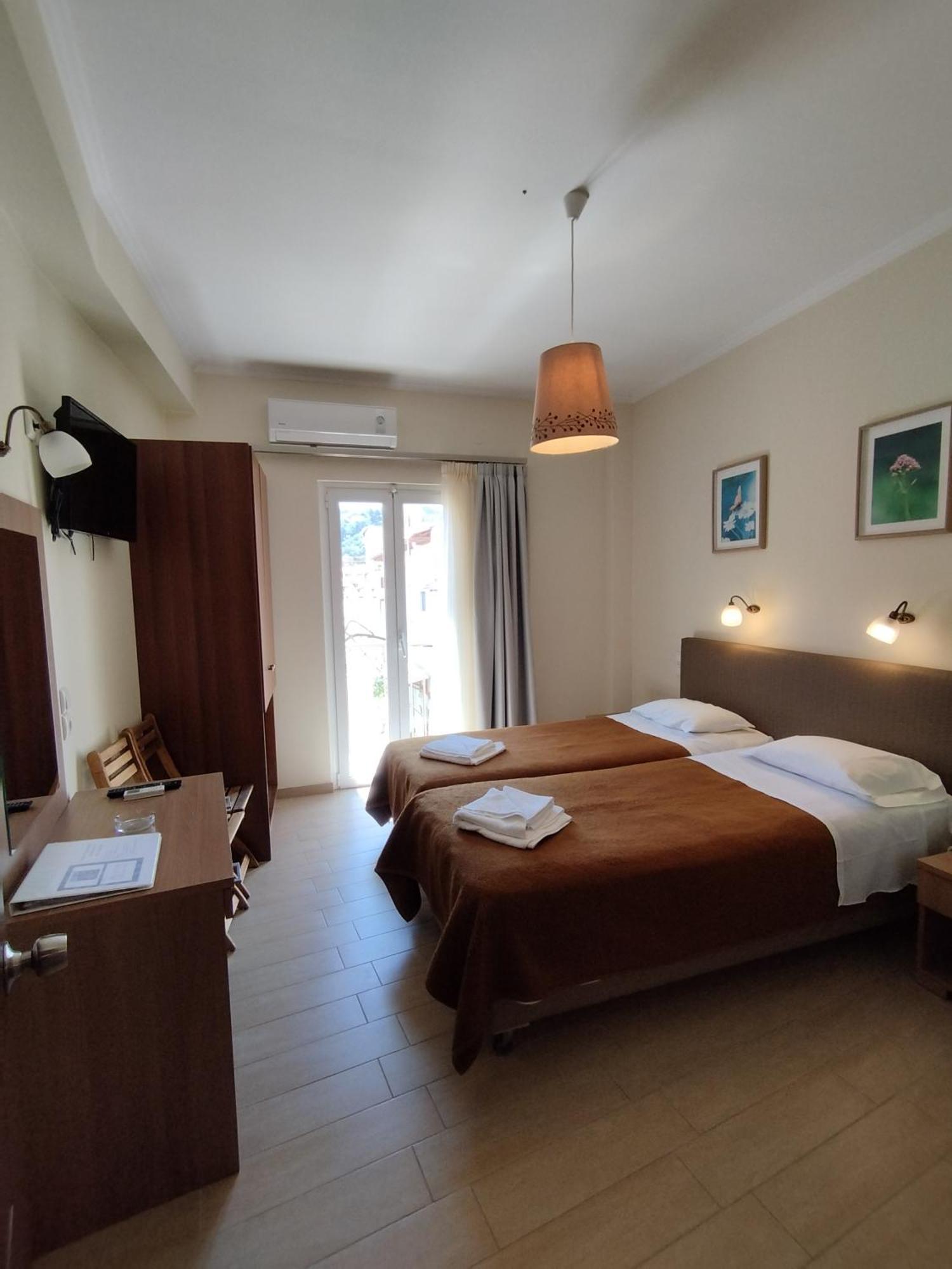 Otel Ilios 3*